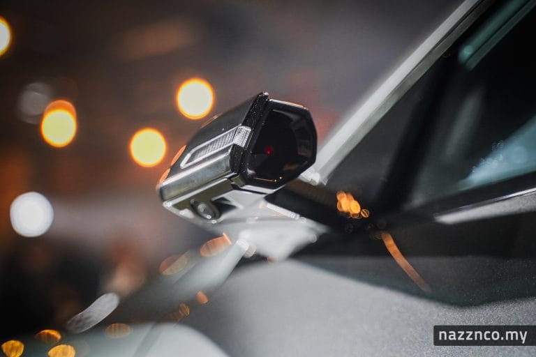 Virtual Mirror Canggih Menggantikan Side Mirror pada Audi SQ8 e-tron Baru 2024