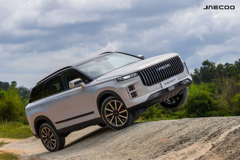 Jaecoo-J7-offroad-1