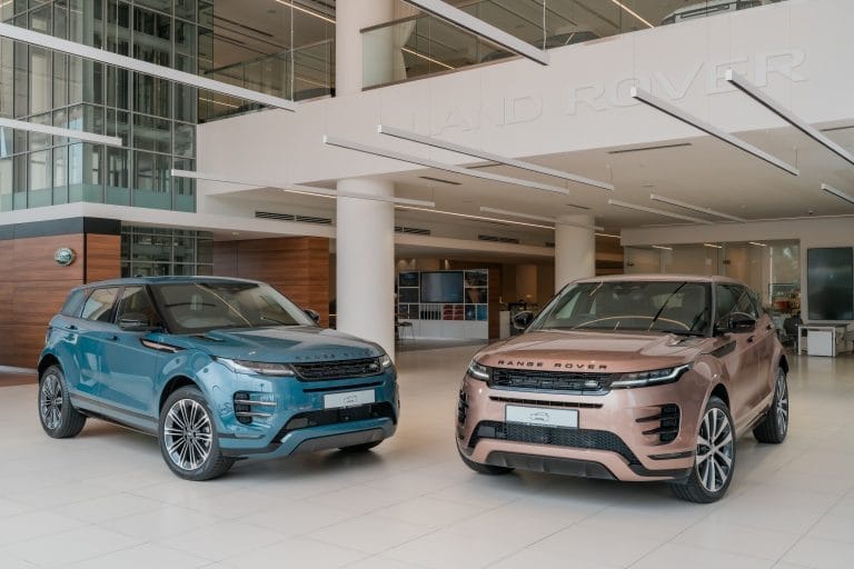 Range Rover Evoque 2024 Kini Dilancarkan di Malaysia: Harga Bermula RM499,000