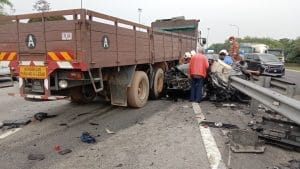 Antara Punca Kemalangan Jalan Raya Berpunca dari Kenderaan Berat dengan Muatan – Loke