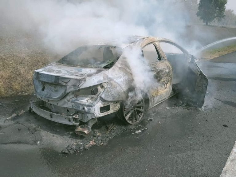 nazznco-article-cover-mercedes-terbakar-highway-3