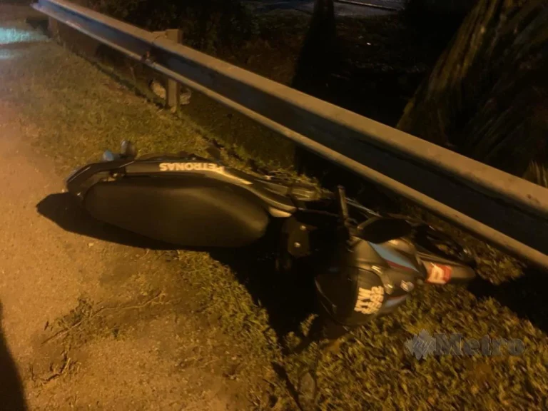 Motosikal Terbabas, Pelajar Kolej Maut Selepas Bersahur