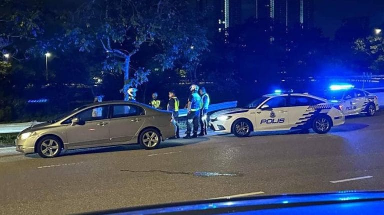 Honda Civic Dikesan Melawan Arus, Pemandu Disyaki Alami Dementia