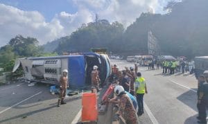 Bas Persiaran Terbalik di Bentong – 2 Maut, 13 Cedera