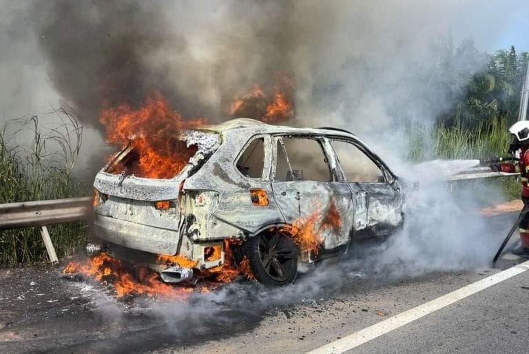 Seorang Lelaki Nyaris Rentung, BMW X5 Miliknya Terbakar