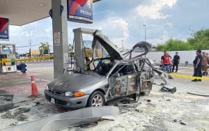 Pemandu Nyaris Maut, Kereta Terbakar Ketika Isi Minyak – Punca Telefon Bimbit