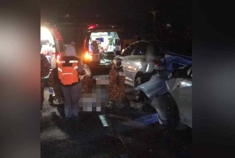 Penunggang Motosikal Maut, Tersepit Bawah Kereta