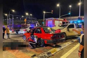 Pasangan Suami Isteri Maut Dirempuh Pikap Trak Langgar Lampu Isyarat