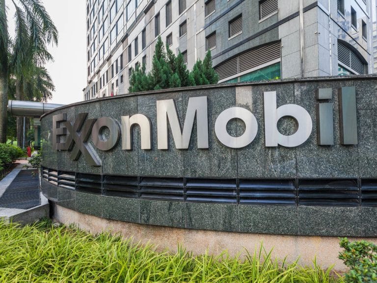 Petronas Mungkin Beli Aset Minyak dan Gas Malaysia daripada ExxonMobil?