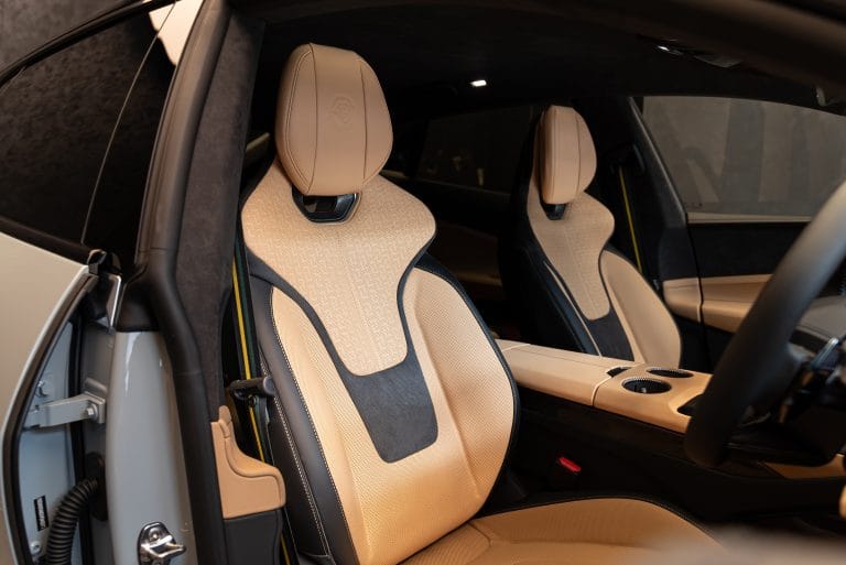 LOTUS-EMEYA-INTERIOR