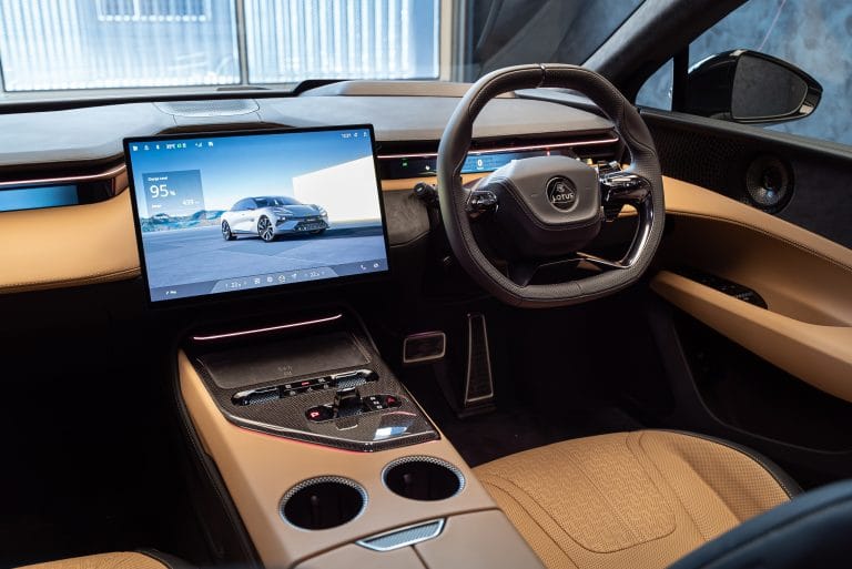 LOTUS-EMEYA-INTERIOR