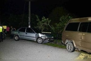 Kanak-Kanak 10 Tahun Pandu Kereta Sehingga Langgar Sebuah Van – Ibu Bapa Didakwa Cuai