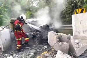 Bongkah Konkrit Jatuh Atas Kereta, Seorang Wanita Nyaris Maut