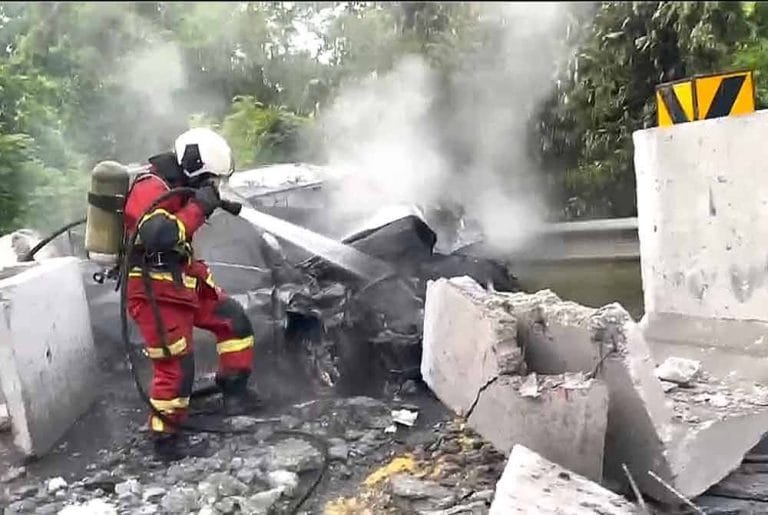 Bongkah Konkrit Jatuh Atas Kereta, Seorang Wanita Nyaris Maut