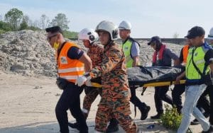 Lelaki Ditemui Lemas Selepas Lori Terhumban Masuk ke Dalam Laut