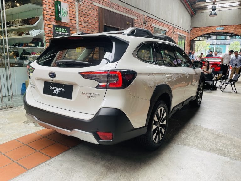 SUBARU-OUTBACK-NAZZNCO