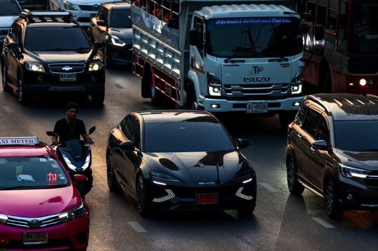 Pengeluaran Kereta Petrol di Thailand Merosot, Pembeli Lebih Memilih EV