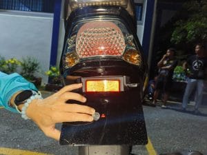 Penunggang Motosikal Disaman, Gara-Gara Nombor Plat Lebih Kecil dari Syiling 5 Sen