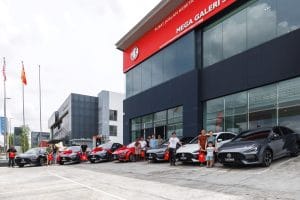 SAIC Motor Malaysia Raikan Lebih 20 Pemilik MG5 Sewaktu Penyerahan Kereta