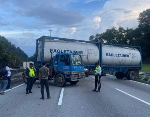 Sesak Sepanjang 5 Kilometer, Sebuah Lori dan 3 Kenderaan Kemalangan Berhampiran Terowong Menora