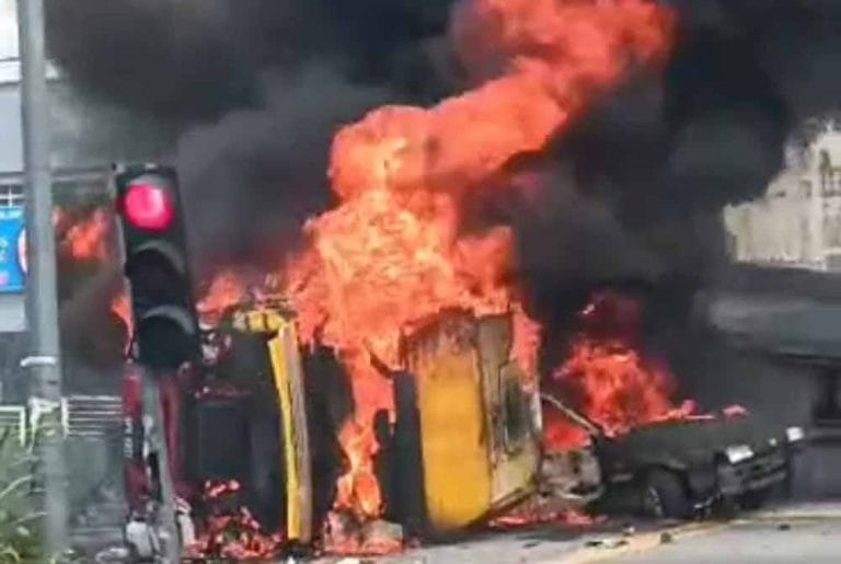 Empat Cedera dalam Kebakaran Melibatkan Tiga Buah Kenderaan