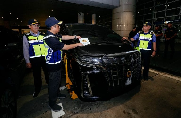 Sindiket Teksi Haram di KLIA dan KLIA2 Dibanteras JPJ