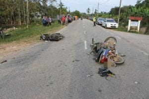 2 Lelaki Maut dalam Kemalangan Motosikal di Persimpangan Jalan