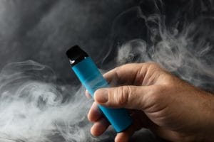 Jurujual Alat Ganti Kenderaan Ditemui Maut, Disyaki Kerana Menghisap Vape