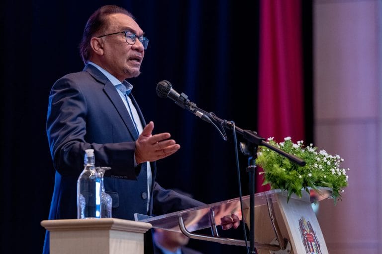 Harga Petrol RON95 Tidak Akan Naik Walaupun Harga Minyak Dunia Melonjak – PM Anwar