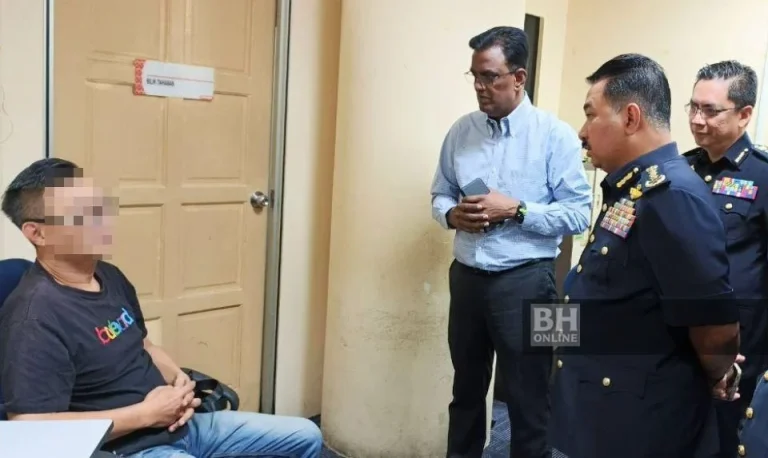 Walau Dah Kena Saman RM12,000, Pemandu ‘Ulat Teksi’ KLIA Masih Degil Terus Cari Pelanggan