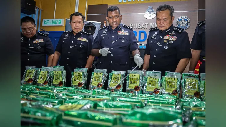 Sindiket Edar Dadah Guna Kereta Sebagai Stor Bergerak Tumpas, Syabu RM3 Juta Dirampas