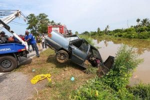 Enam Sekeluarga Ditemui Berpelukan Dalam Kereta Tenggelam di Sungai Korok