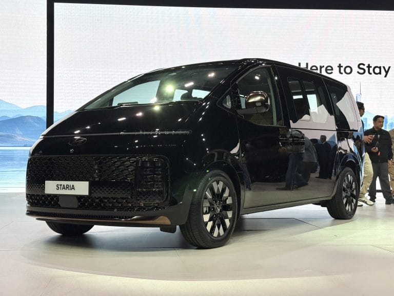 Hyundai Staria Facelift 2025 Dilancarkan di Malaysia – Pilihan 7 atau 10 Tempat Duduk, Harga Bermula RM180k