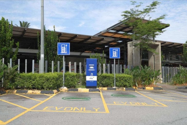 112 Poin Pengecas EV Kini Tersedia di Lebuhraya PLUS