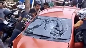 Lari Selepas Langgar, Pemandu Kereta Akhirnya Jadi Mangsa Amukan Orang Ramai