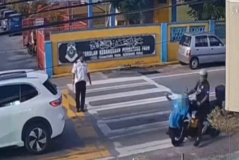 Polis Buru Penunggang Motosikal Langgar Lari Murid Perempuan Ketika Melintas Jalan