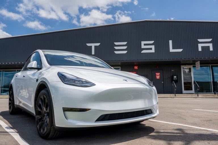 Tesla Panggil Semula 13,000 Kenderaan Akibat Masalah Bateri