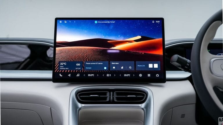 Proton e.MAS 5: Skrin 14.6 Inci dan Peta Pengecas Pintar Mudahkan Pemandu EV