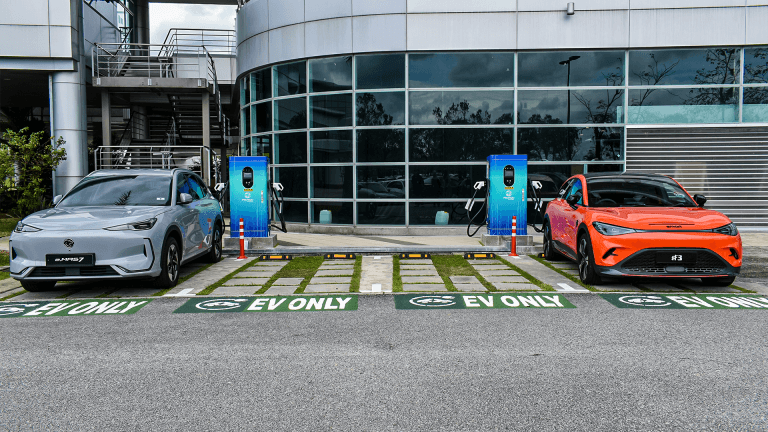 Proton Lancar Hab Pengecasan DC Pertama di Tanjung Malim – RM0.40/kWj