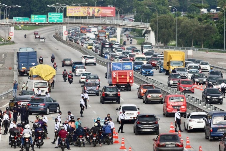 Kurang Dari Sebulan, 81,800 Saman Dikeluarkan Dalam Op PUU