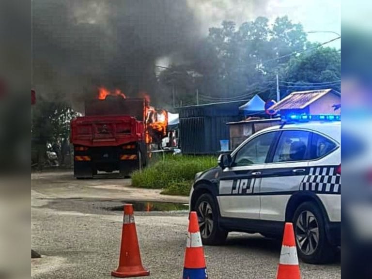 Takut Disita, Sanggup Bakar Lori Sendiri
