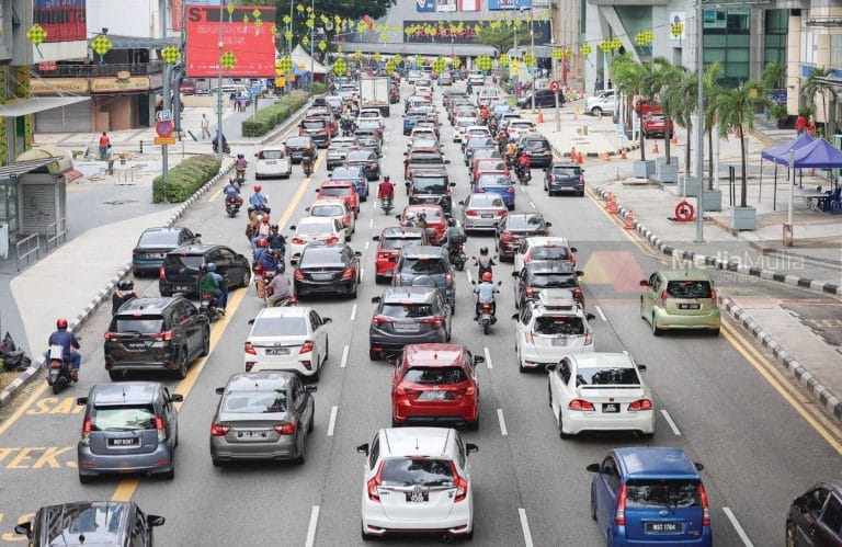 Terperangkap 5 Jam Menuju KLIA, Penutupan Jalan Buat Orang Berang