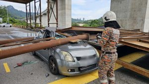 Tiang Projek ECRL Runtuh di Batu Caves, Seorang Mangsa Terselamat