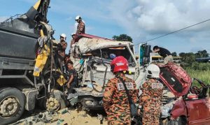 Tiga Maut Dalam Nahas Melibatkan Dua Lori dan Sebuah Kereta di Jalan Senai