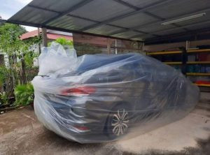 Musim Tengkujuh Datang, Penduduk Siap ‘Wrap’ Kereta Elak Rosak