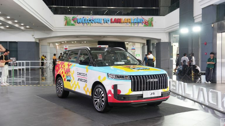 JAECOO J5 Dipamerkan di LahLahLand 2025 – Bakal Lancar Q1 2026, Anggaran Harga RM120k