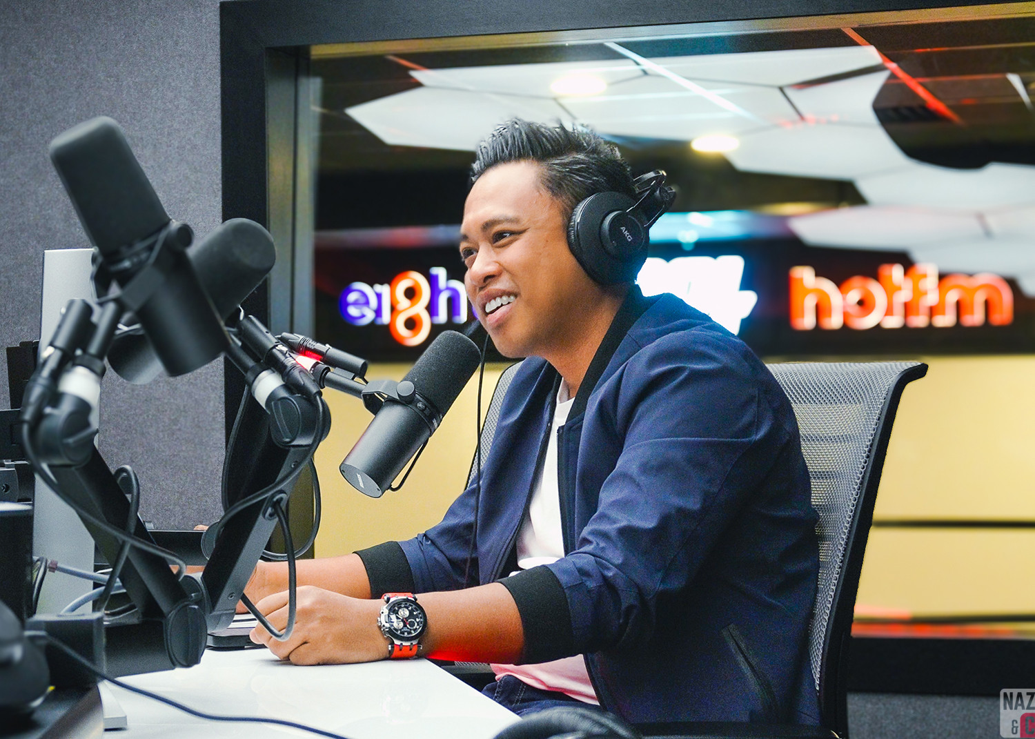 Nazz Abdullah di Hot FM radio