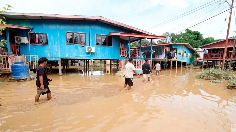 Amaran Hujan Lebat: Sarawak & Sabah Terjejas Hari Ini