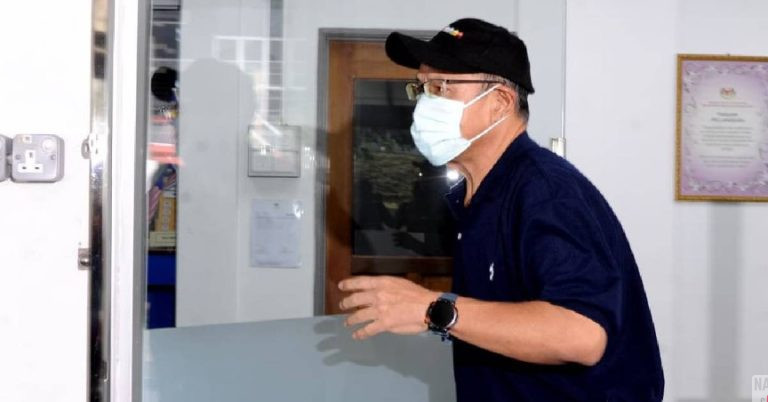 Warga Emas Didenda RM9,000 Ubah Nombor Plat Kereta Singapura Untuk Isi RON95