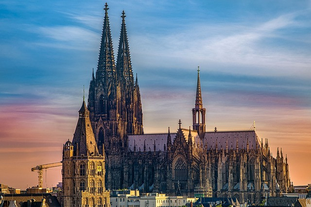 Cologne Cathedral, Raksasa Germany